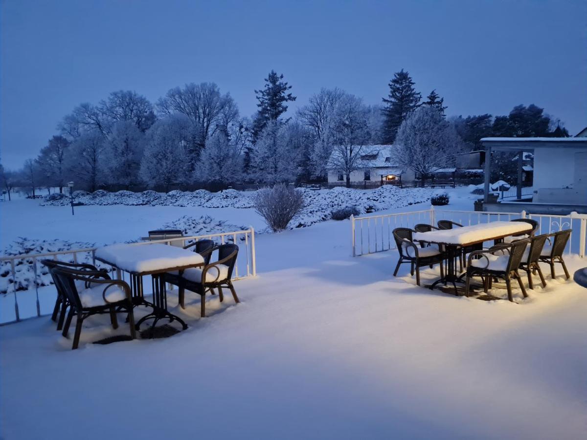 Hotel & Restaurant Haus Am See Locknitz Ngoại thất bức ảnh